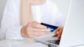 Puis-je réserver sans carte de crédit à l'hôtel Villa Select ?